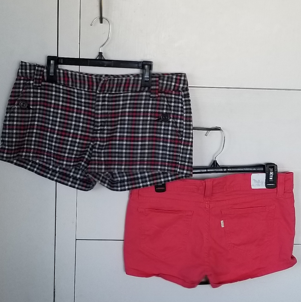 2 pc VOLCOM,  levi shorts  sz 4/5